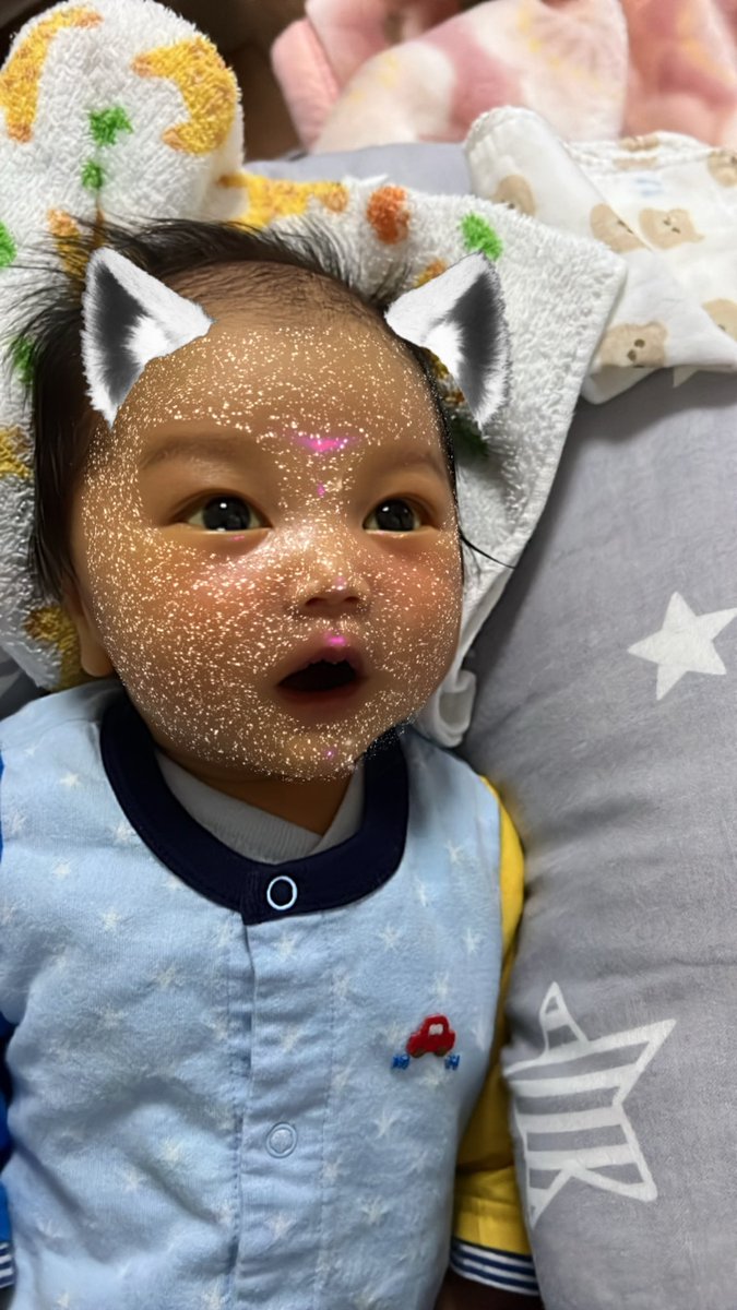 ami__220's tweet photo. 生まれつきの二重だけが取り柄🥺♥️ https://t.co/btl3YGunfH