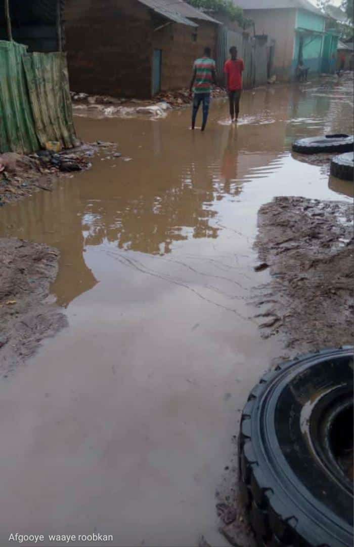 Mohamed26500090's tweet image. Afgooye&apos;s Streets when it rains 🌧 
    No More Wind Erosion then🤣
#ALXAMDULLILAH 
#Afgooye
#rain.