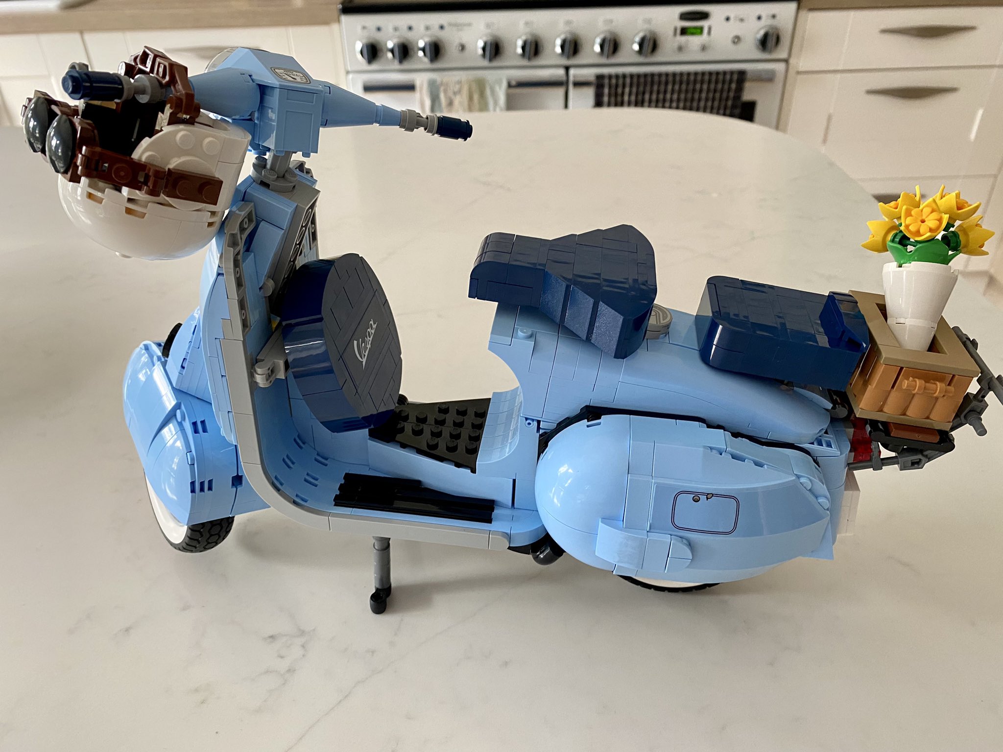 Vespa Configurator: Build Your Dream Ride Tessa Coombes on Twitter: "The coolest @LEGO_Group build yet! @Vespa