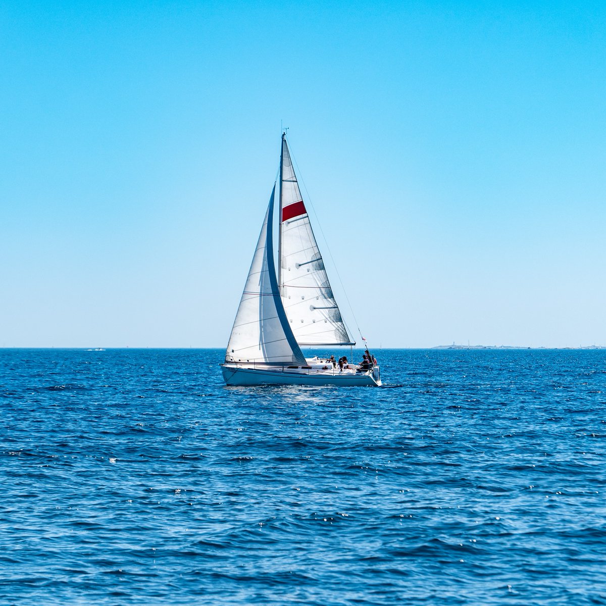 📢 Depuis quelques mois, nous avons mis en place une nouvelle offre basée sur le #quotientfamilial. N’hésitez pas à vous renseigner pour savoir si vous pouvez ainsi bénéficier de réductions sur vos #stages !
👉bit.ly/3sQCU2e
#glenans  #projetassociatif #projetsocial