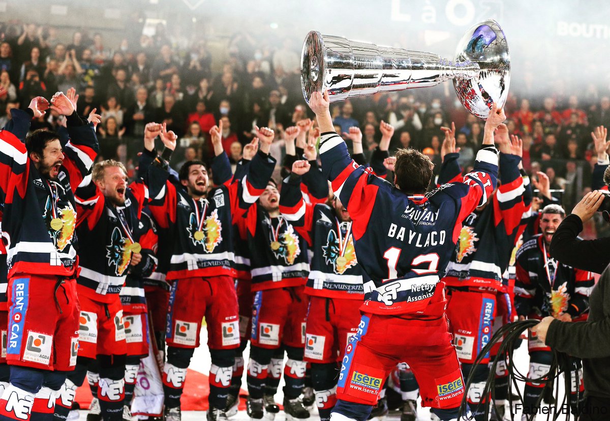 Champions 2022…
Merci ⁦<a href="/bruleursdeloups/">Brûleurs De Loups</a>⁩ #wolfpack #famille