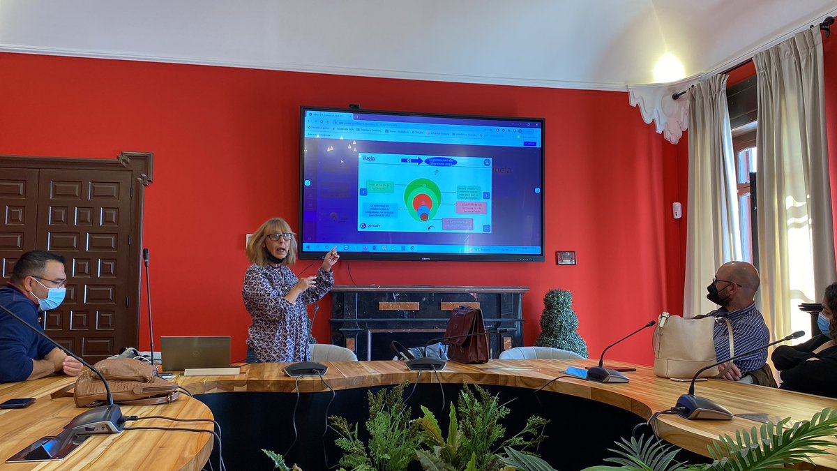 Primera reunión comarcal presencial del 2022 en las nuevas instalaciones del <a href="/AytoGines/">Ayuntamiento de Gines 🇺🇦 Sevilla</a> . 
Objetivos, plan de trabajo, feedback #InnovaPilas22…seguimos!!