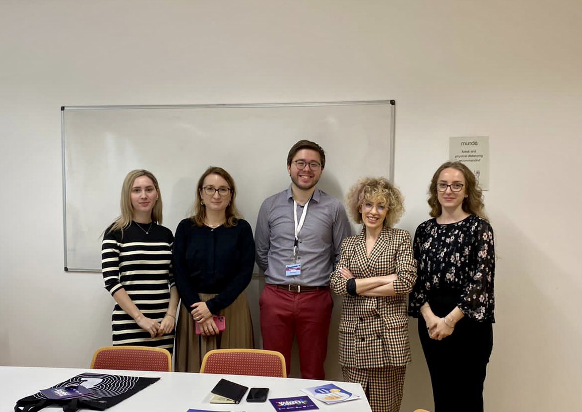 tiranaeyc's tweet photo. (EN): First meeting in Brussels 📌 with friends from @VolunteeringCEV 🤝

We discussed strengthening #partnerships &amp; networks between #youth in #Albania and the #EU 🇦🇱🇪🇺
 
Exchanging good practices and promoting #volunteering is crucial to the program of #TiranaEYC2022. https://t.co/dLPGiBIAzH