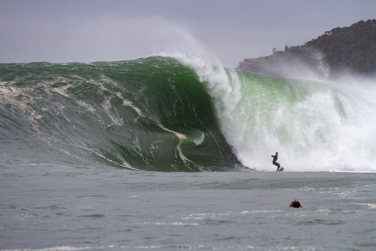 CraigBrokensha's tweet photo. Two weekends ago one of the largest, cleanest swells in a while impacted the Sydney region.
It awoke one the heaviest slabs in the country, with yours truly hitting the water to capture these images. A full gallery can be found linked below. #Deadmans
https://t.co/uePHwPfDDx https://t.co/iUGwEHcyjA