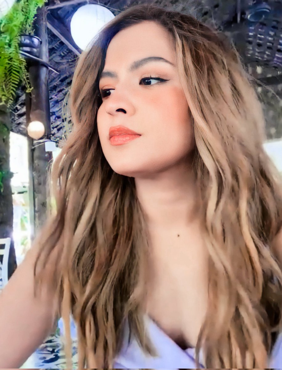 kdlexcams's tweet photo. alexa ilacad, so chic and angelic.

#AlexaIlacad | @alexailacad https://t.co/A2uvxnGfuc