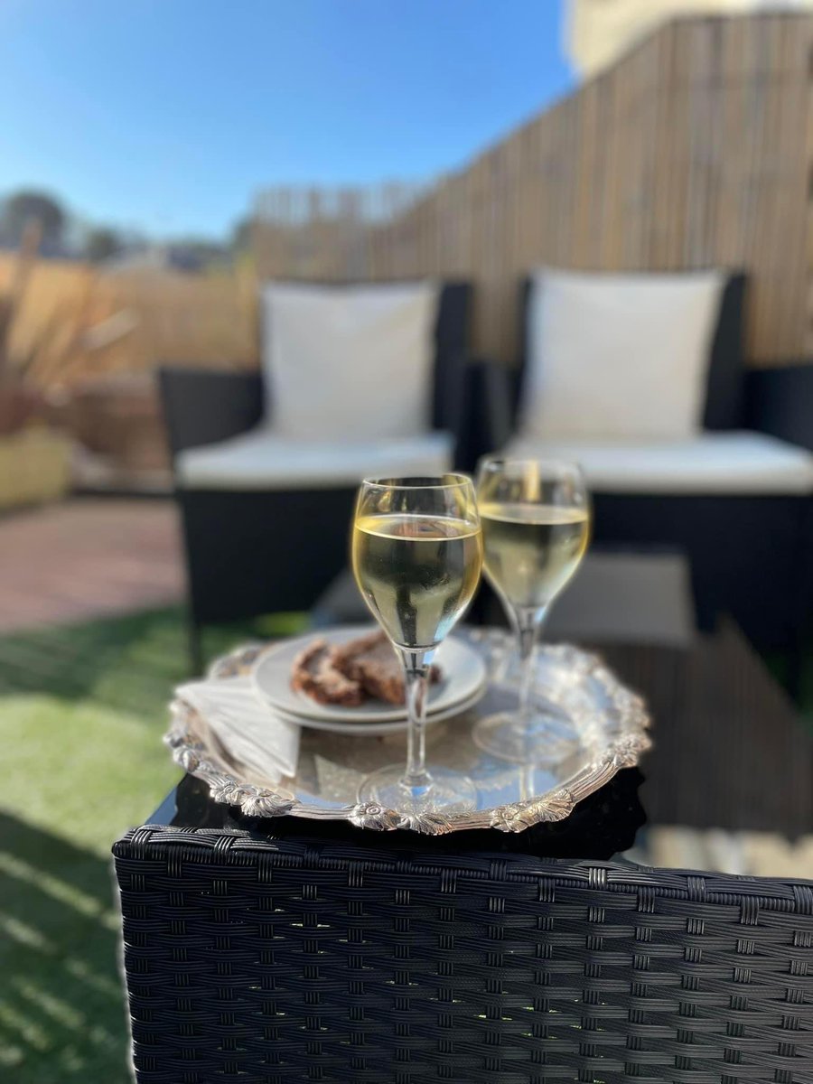 Catherine Price tweet media