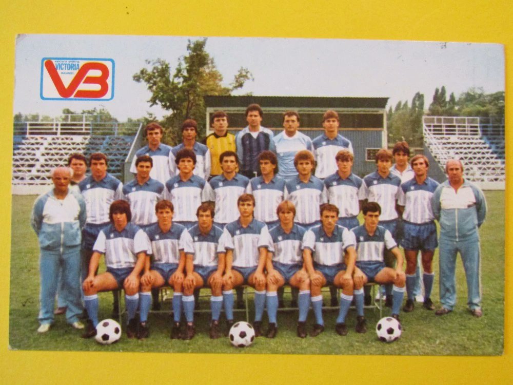 fussballgeekz's tweet photo. Teams That Time Forgot - #Victoria #Bucharesti: Founded 1949 - Dissolved 1990, #Victoria were sponsored by the #Securitate - the #Communist Secret Police - & immediately disbanded post-#communism. @ColdWarPod @robertmdaws @WPDigital2 https://t.co/Csz3aeWW9o