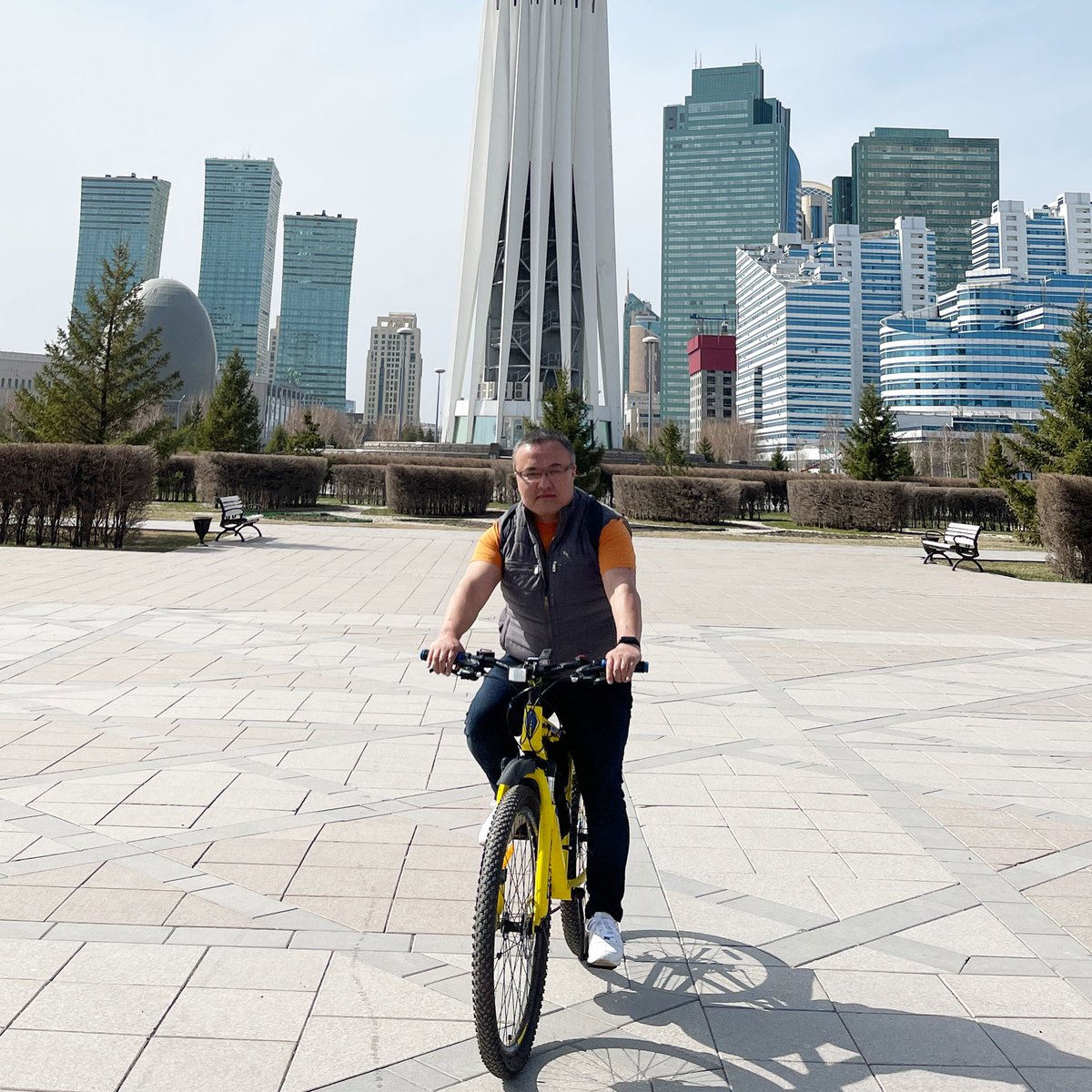 Zhamkeyev_e's tweet photo. 🚴‍♀️Велосезонды ресми түрде ашық деп жариял��ймын.🚴‍♀️😎 https://t.co/PtzuMlPoYD