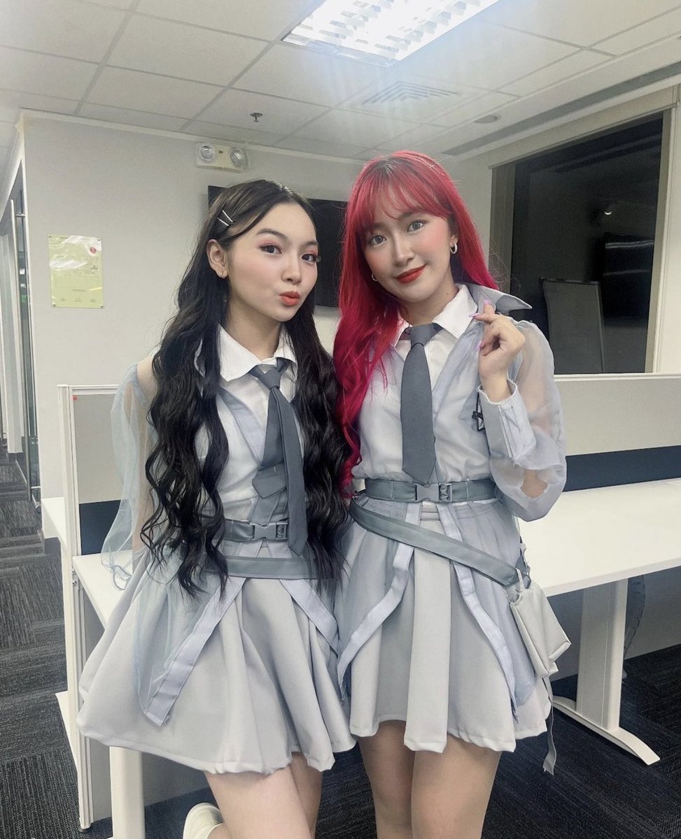 [220419] #MNL48Jamie on #MNL48Riana's Instagram Post 💜

Follow Jamie here: instagram.com/jamie.mnl48off…

#MNL48Jamieows #MNL48