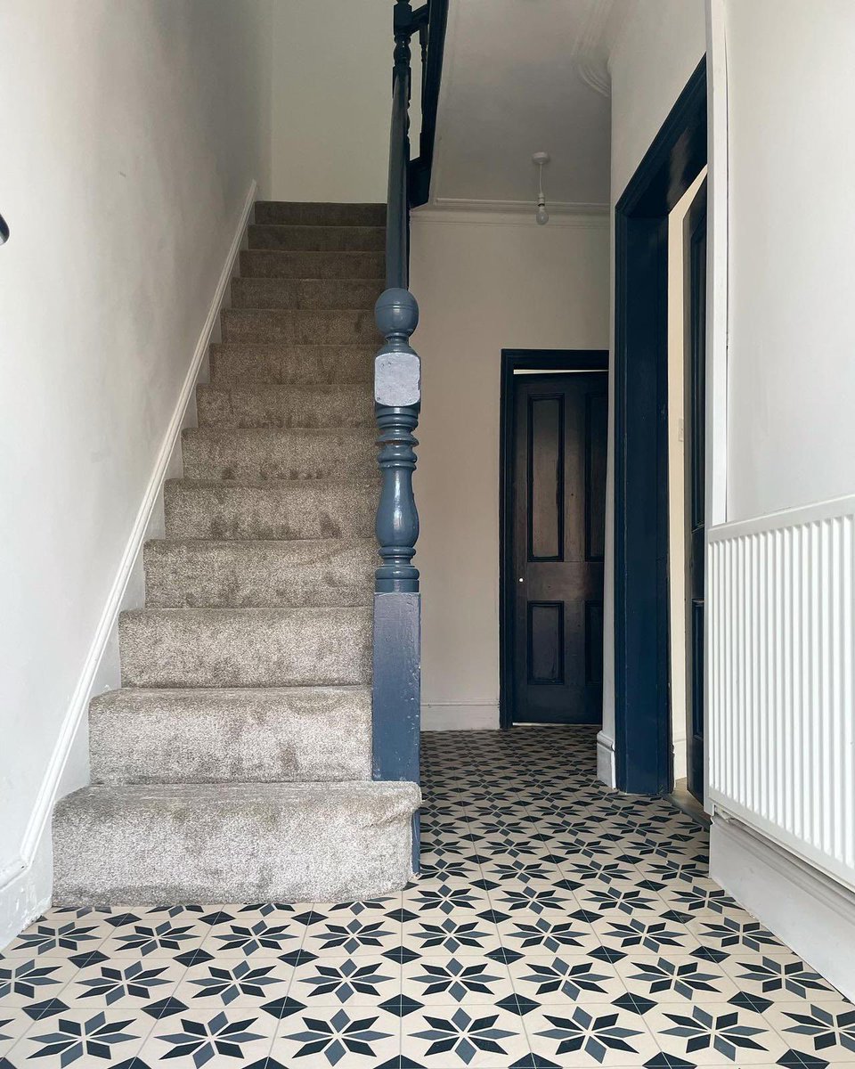 NorthliverpoolF's tweet photo. Swipe to see this amazing transformation 
➡️ We did for @theneutralhome 🏡 
In the hall we used Lusso Scottsdale vinyl, this vinyl is amazing and looks like authentic tiles 🙌🏻On the stairs we have Juno salted beige with 11m Tredaire underlay which is now on sale for just £3.50SQY https://t.co/xKA7RsrHoC