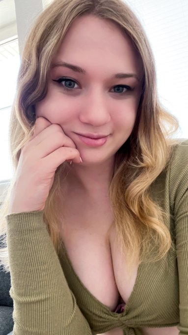 Hey ihr S&uuml;&szlig;en hier bin ich ja nicht so aktiv aber wenn ihr etwas mehr von mir sehen m&ouml;chtet kommt gerne<a href="/tag/xhamster"class="tags"><span>#xhamster</span></a>