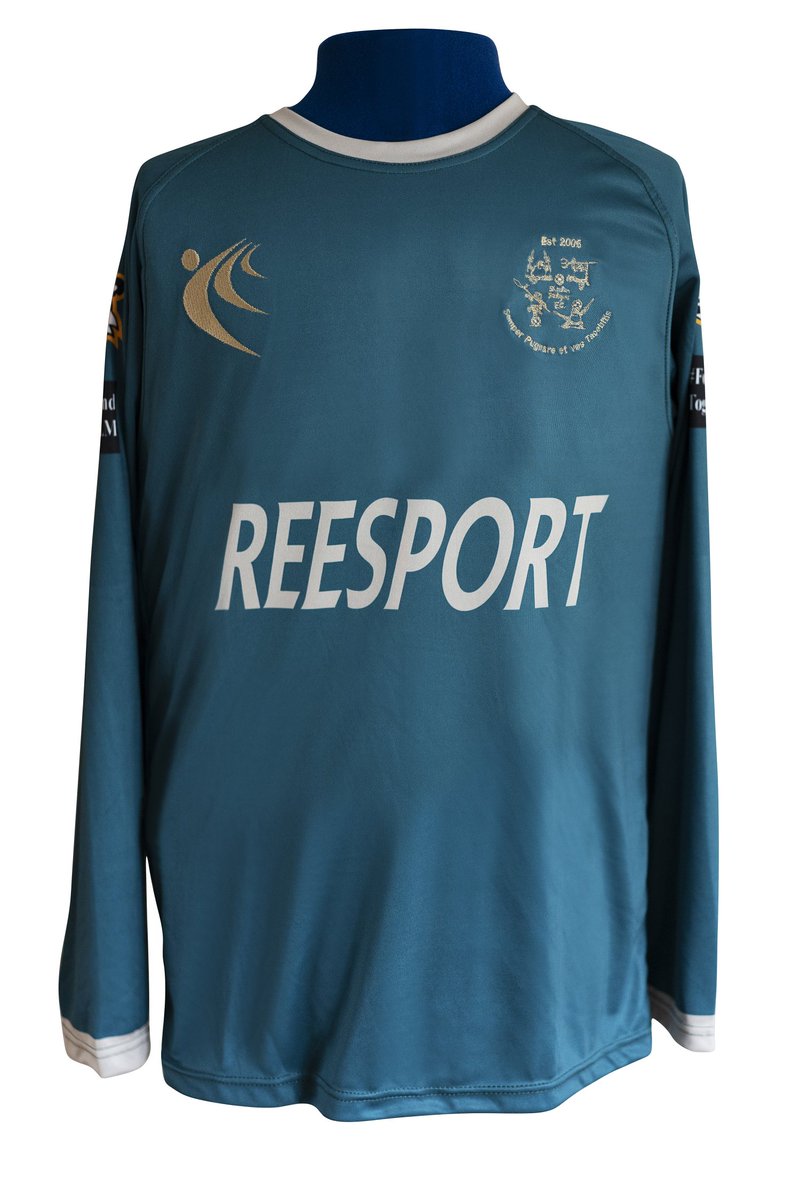 ReesportShop's tweet photo. @BadgersShaolin Goalkeeper Kit for their game in Norway against @SvolvaerILA. 
Made by Reesport. 
DM for a quote for your team kits!
#footballkit #reesport #football #soccer #teamkits #footballshirt #footballjersey #soccerjersey #sport #sportswear #sundayleague #Norwegianfootball https://t.co/8TCQ2c6n48