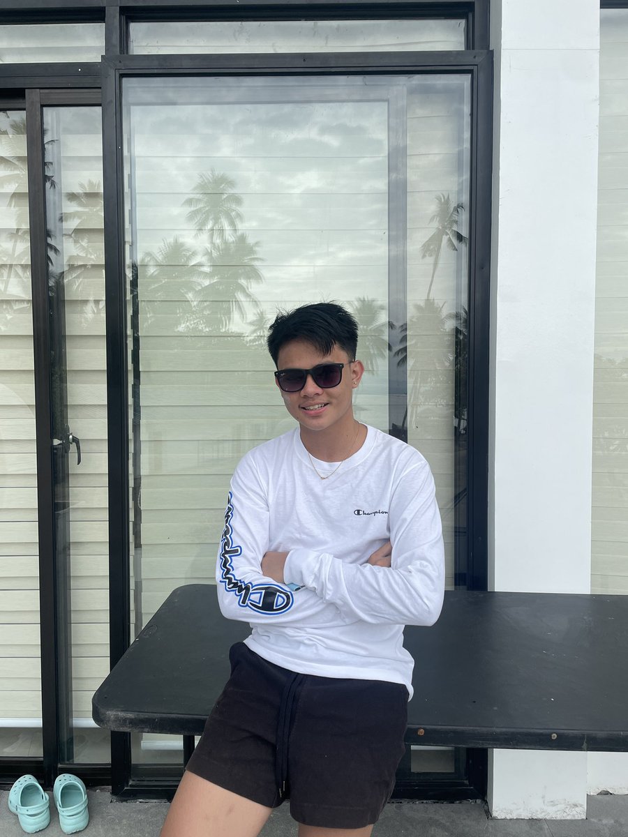 laguda_john's tweet photo. 🐝 https://t.co/IkNxnmdk34