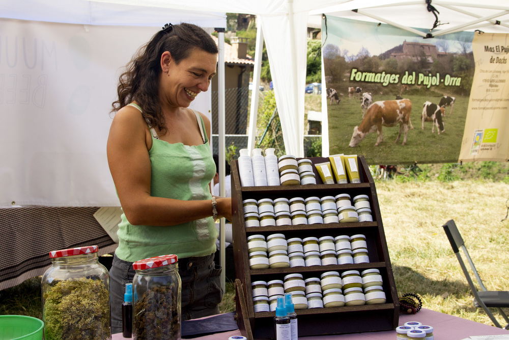 fessrural's tweet photo. Obertes les inscripcions per participar al Mercat Ecosocial del #FESSrural 2022 a Corçà!

Si teniu un projecte compromès amb l'entorn rural i el voleu donar a conèixer, no ho dubteu, us hi esperem!💚

✍️ Les inscripcions estan obertes fins el 15 de maig a https://t.co/OziCB0X1EF https://t.co/JVfeZTHYlL