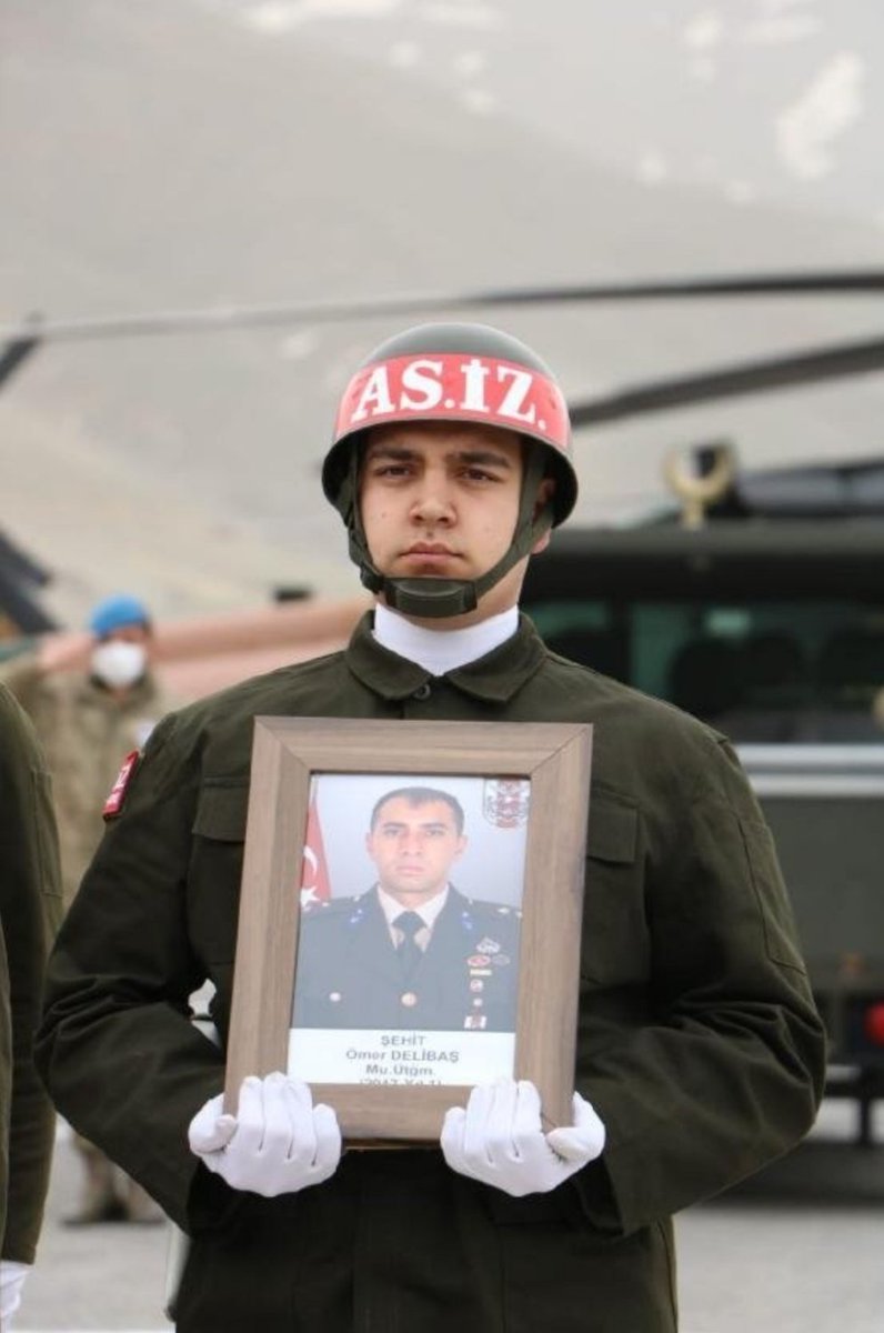 "O halde, dünya hayatını ahiret karşılığında satanlar, Allah yolunda savaşsınlar. Kim Allah yolunda savaşır da öldürülür veya galip gelirse biz ona yakında büyük bir mükâfat vereceğiz.” (Nisâ, 74)

🇹🇷 Şehit Ömer Delibaş | 18.04.2022