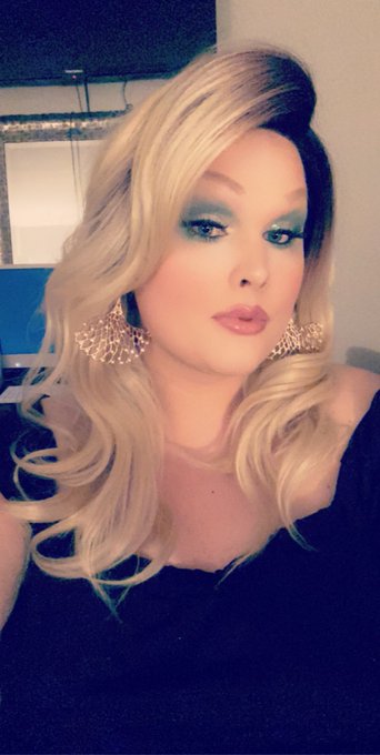 All dolled up 💖#likeandretweet https://t.co/kcPeNntD7T<a href="/tag/likeandretweet"class="tags">#likeandretweet</a>