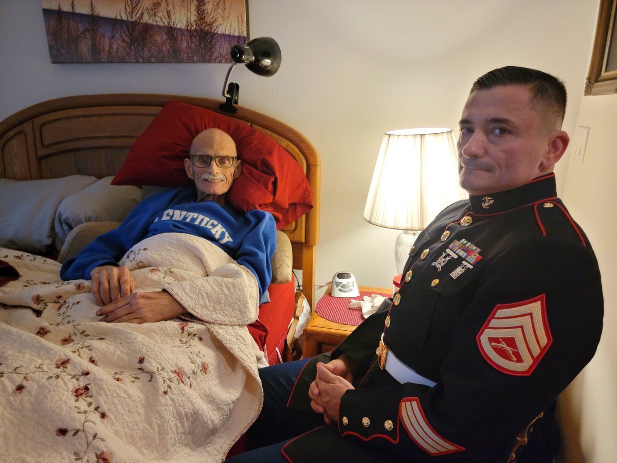 TheSalutingMarine tweet media
