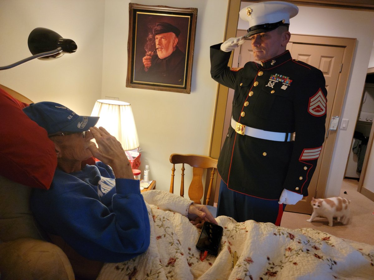 TheSalutingMarine tweet media
