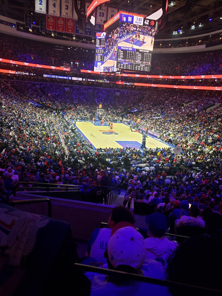 lindakernslaw's tweet photo. Sold out crowd at #wellsfargocenter last night for #76erswin and NO MASKS...the people have spoken @PhillyMayor - we are ignoring you & your administration's petty tyrant ways. https://t.co/REkG1Pl1KN