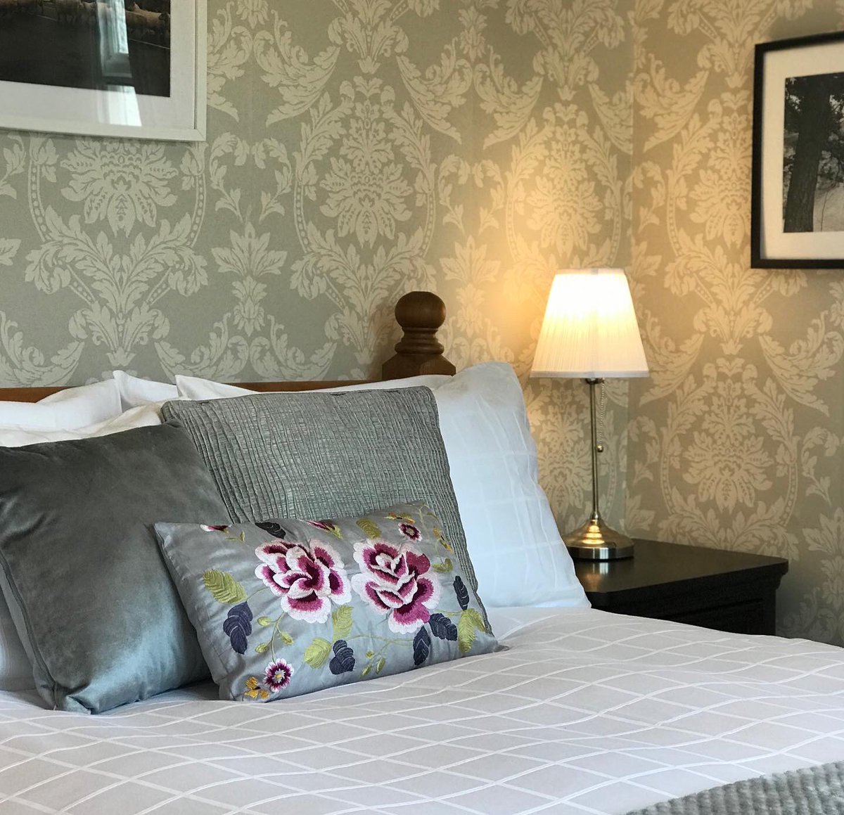 Rose and Crown House B&B tweet media