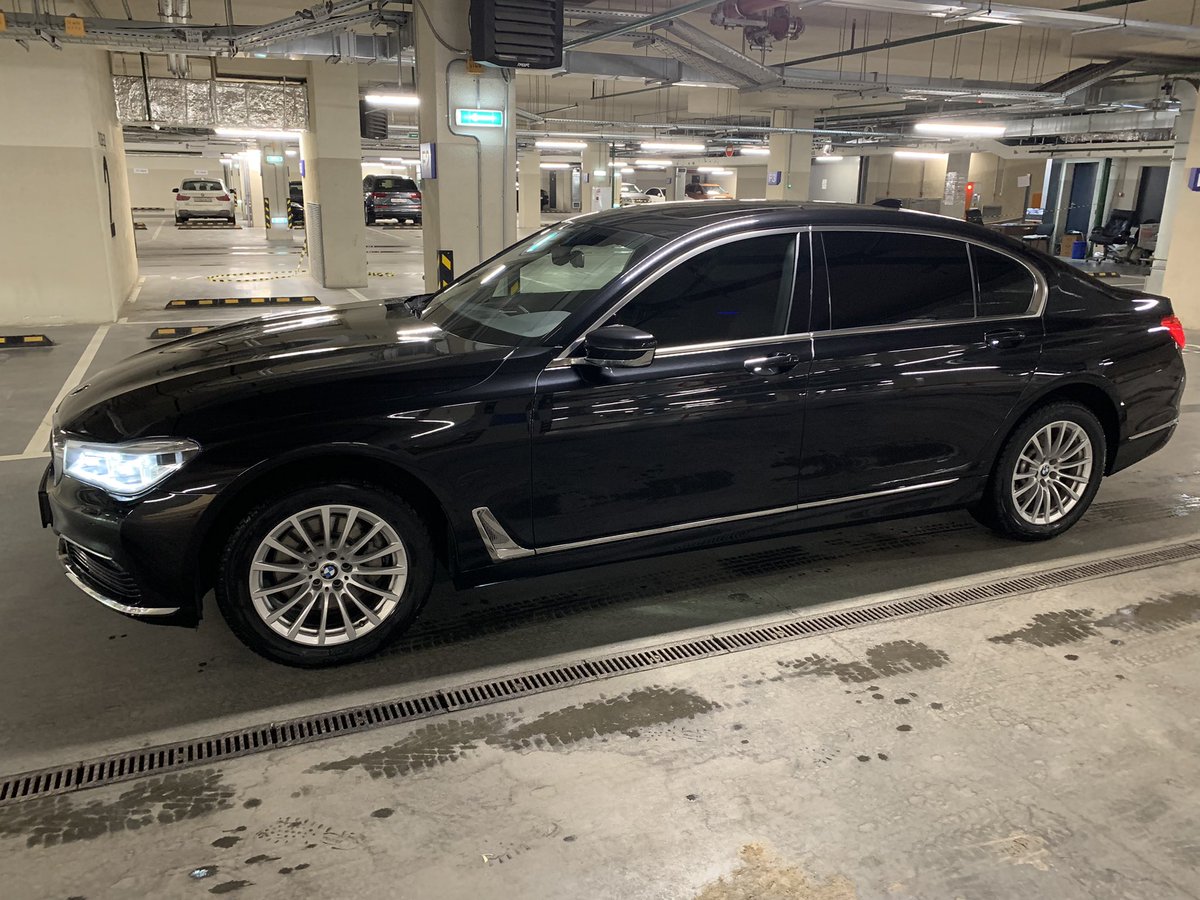 Всем привет!
Продаю свою тачку. Цену ставлю низкую по рынку, скину еще немного конкретному покупателю.
730 дизель лонг, 18й год, 54т.км черная на черном. Все ТО и ремонты у дилера.Если что пишите в личку расскажу.