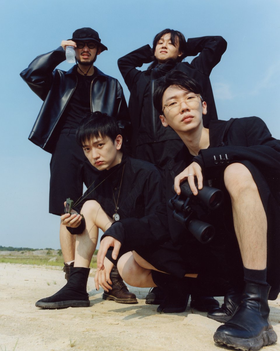 RootsBuzzy's tweet photo. 【新着記事】 INTERVIEW | Silica Gel
#실리카겔 #Bside #B333
レーベル《Bside》より発売された7インチレコードを記念しメール・インタビューを敢行。活動休止直前の日本公演の思い出や「Silica Gelの再デビュー」を飾った収録曲について訊いた。
▼記事
https://t.co/wLSZ7WixjA https://t.co/BmV5b4mhuU
