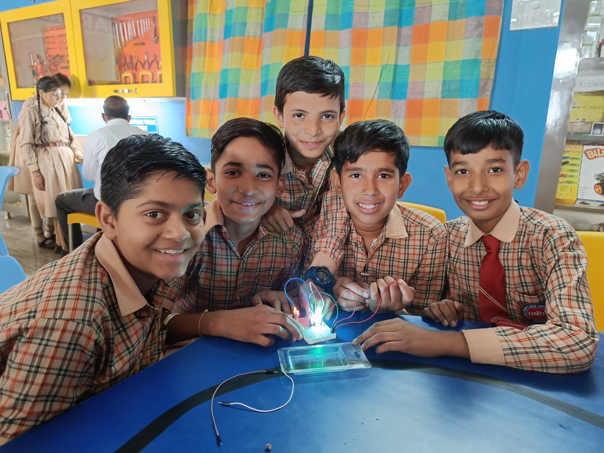 ShreeSirsa's tweet photo. Robotics Lab Experiments
A glimpse of our students performing experiments at Atal Tinkering Lab (Robotics Lab). Today our students learned about the basics of robotics and electronics.

#RoboticsLab #SRNSSSS #ShreeRamsnewsatlujseniorsecondaryschool #Electronics https://t.co/uWWLXrTFaB
