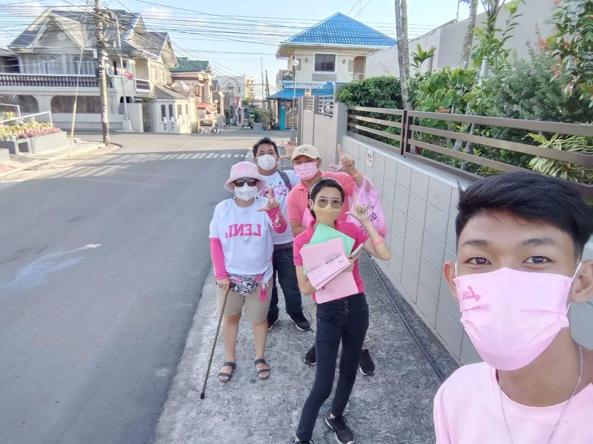 ramonc_garcia's tweet photo. mukhang totoo nga yung nangyaring #SwitchFromIsko at #SwitchFromPing after nung pa-sadboi event nila.
Isa sa mga nakausap namin today ay solid Lacson dahil dapat daw suportahan ng mga kapwa-Kabitenyo si Lacson pero ngayon...
#SwitchToLeni ๐ธ https://t.co/7tD4N31Hyt