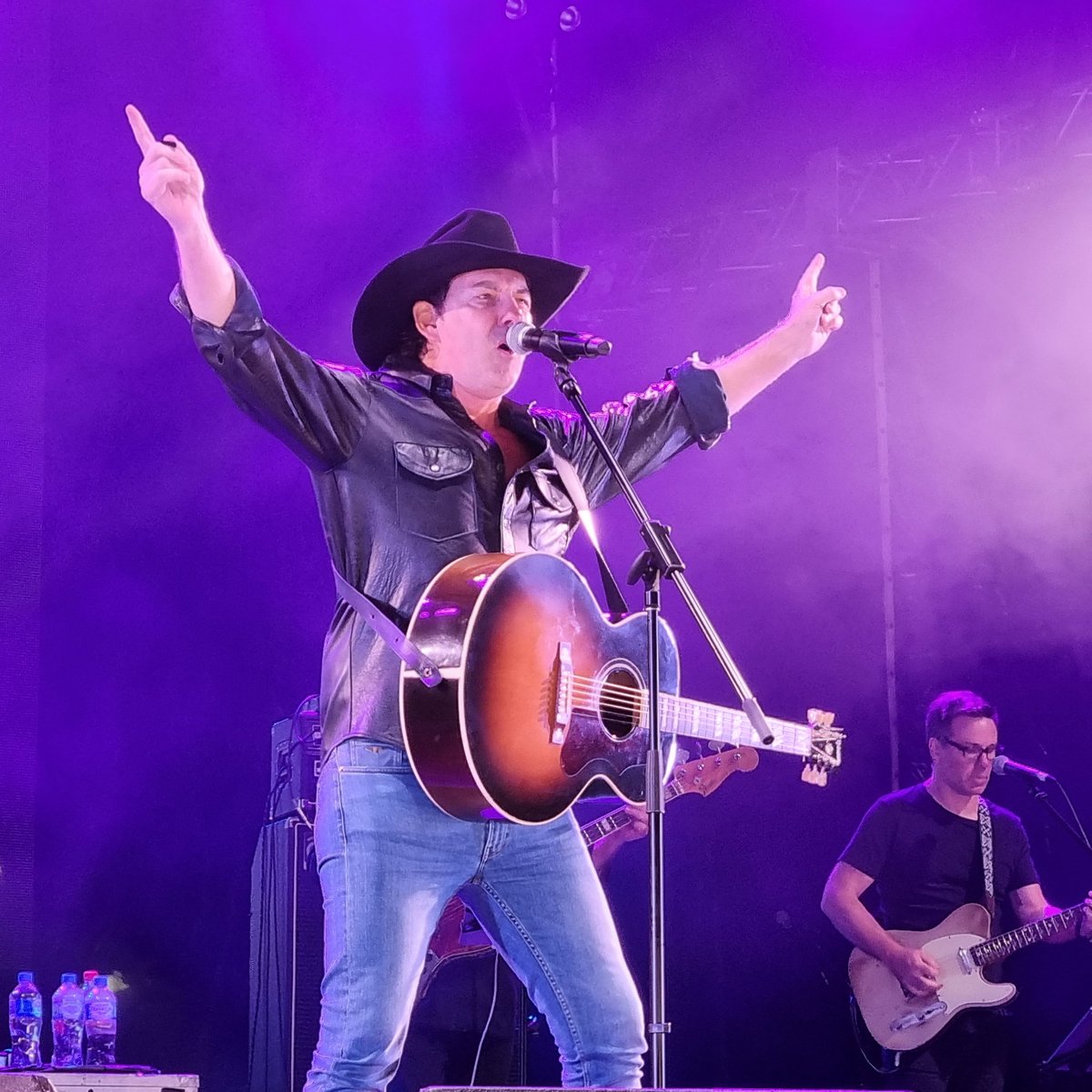 The boy from the bush is back in town. <a href="/leekernaghan/">Lee Kernaghan</a> #tcmf <a href="/TCMF_Official/">Tamworth Country Music Festival</a>