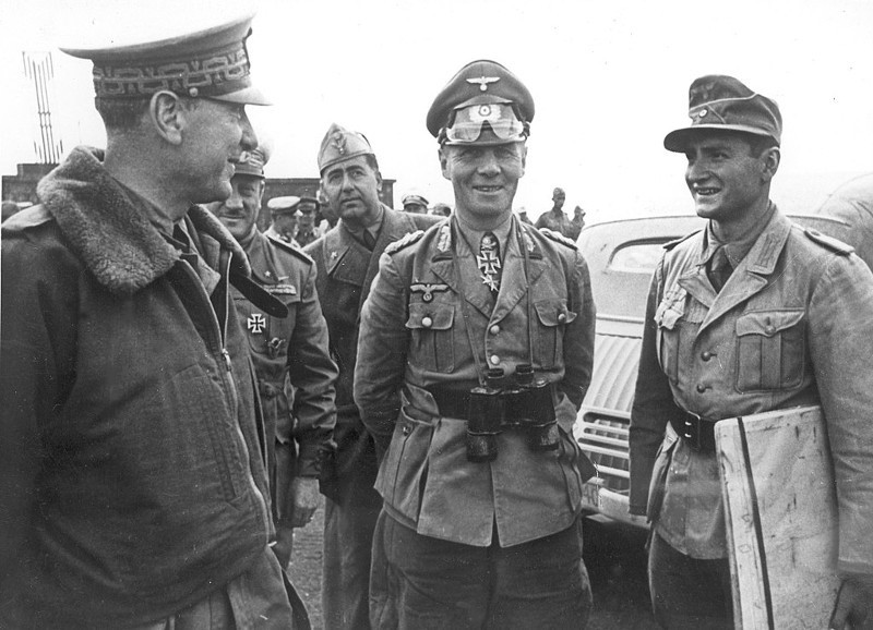 HistoryGuild's tweet image. Erwin Rommel - a commmitted Nazi who was more than happy to help persecute local Jews - has the image of an honourable man.

Here he is, looking like he stepped straight from the silver screen.

Read more at 👉 lttr.ai/tAry

#History #WorldWar2