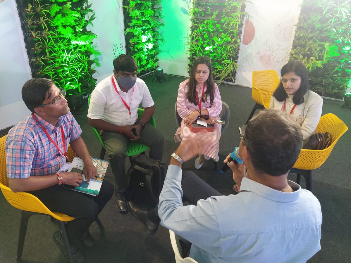 City officials interact with Vijay Shekhawat from <a href="/AustradeIndia/">Austrade India</a> to understand the partnership opportunities on urban water resource management and funding mechanisms for smart cities #missiontomovement #AmritMahotsav #MOHUA #NIUA #CCUBE #c3actions