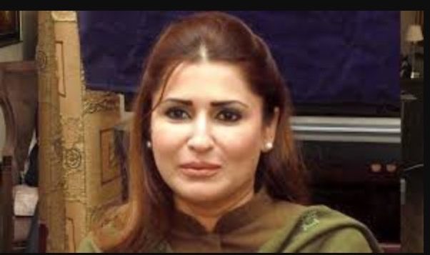 iihtishamm's tweet image. What a shame!!! Sania is a cardiologist, PhD from King’s College London. Chaired WHO high-Level Commission, Member of World Economic Forum. Pak’s nominee for DG of WHO. Replaced by BA Pass Shazia Marri. Phir log kehtain ke tum biased ho. #امپورٹڈ_حکومت_نامنظور