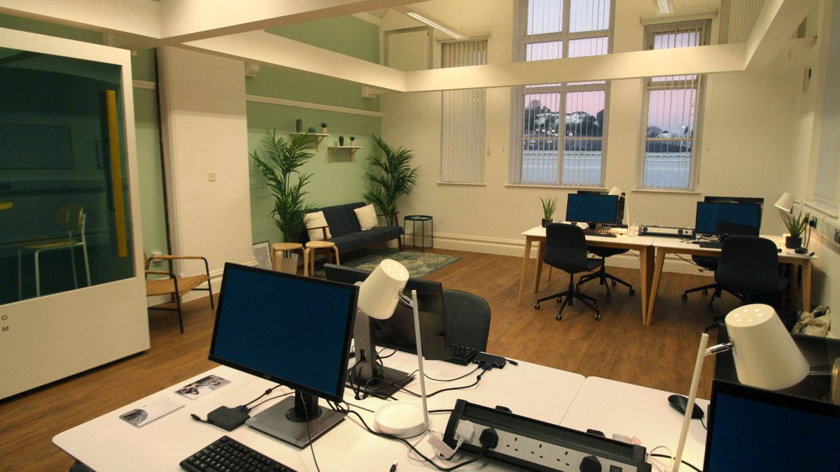 DevonLibraries's tweet image. Are you looking for somewhere to grow your business flexibly within your community? Visit our NEW Work:Space facilities in @PassmoreEdwards and @TeignLibrary for beautiful desk and office space available to rent.
Click the link for more details👉 librariesunlimited.org.uk/workspace/
