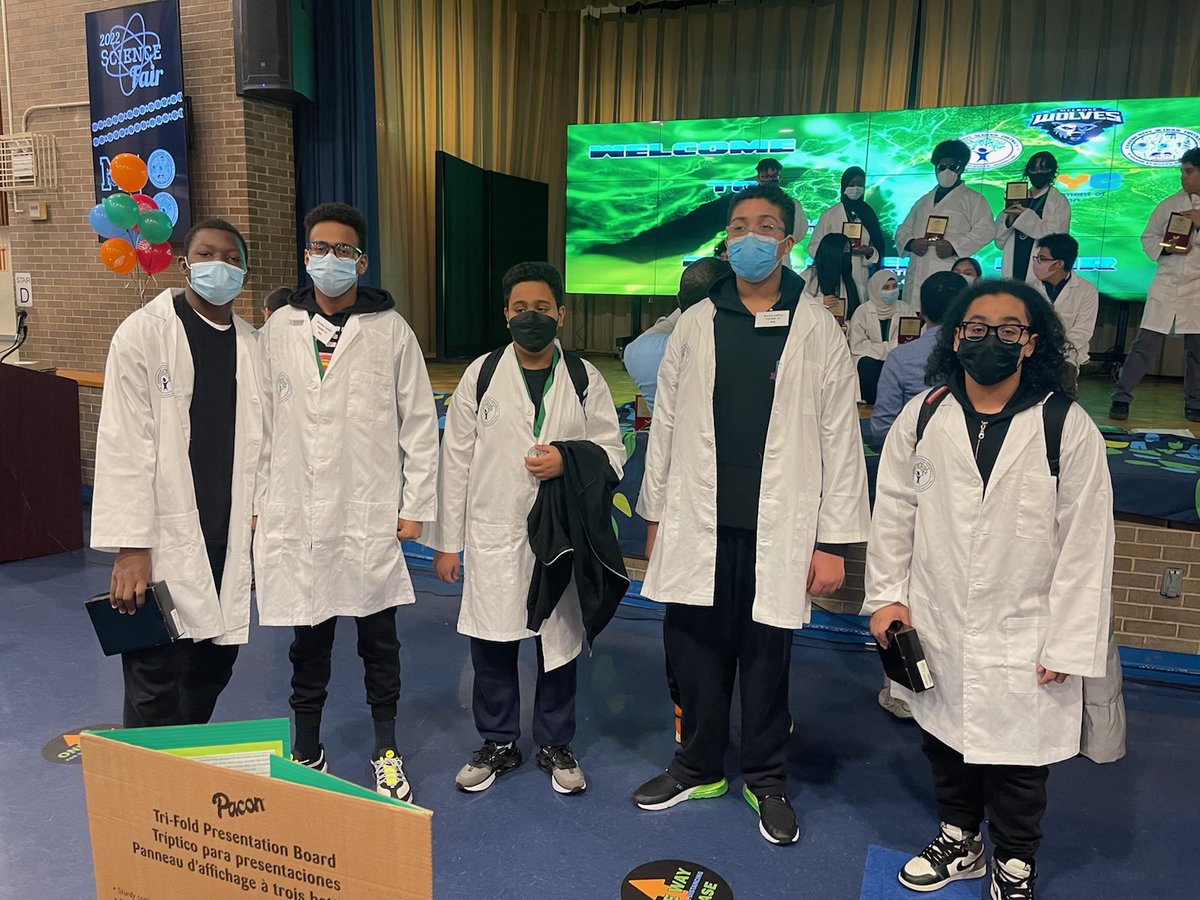 Csd7Bx's tweet photo. Middle School scientists share their love of science &amp; their brilliant experiments-from robo roach to weapons of germ destruction at our District 7 Science Celebration! Congrats to our winners @SBAAM296 @ms224bx @IS584Bx @APR298 PS/MS 31 &amp; MS/HS 223! See you @ the Bronx EXPO! https://t.co/i8ZbbmPmwS