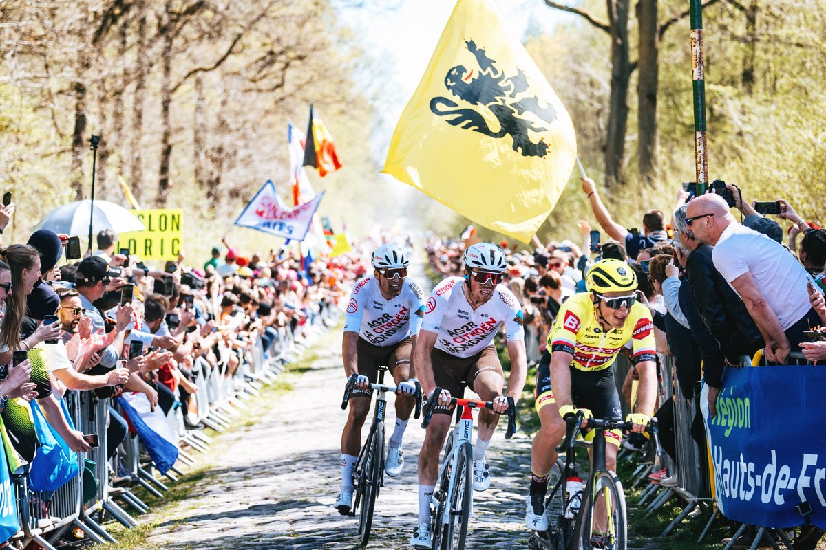 Ce week-end a été marqué par les succès des coureurs @AG2RCITROENTEAM avec la victoire du Tour du Jura de @ben_oconnor95 et la 1è victoire professionnelle de <a href="/GeoffBouche/">Geoffrey Bouchard</a> sur le Tour des Alpes. Félicitations à l'équipe qui se tourne maintenant vers les Ardennes !
©Getty ©Gruber