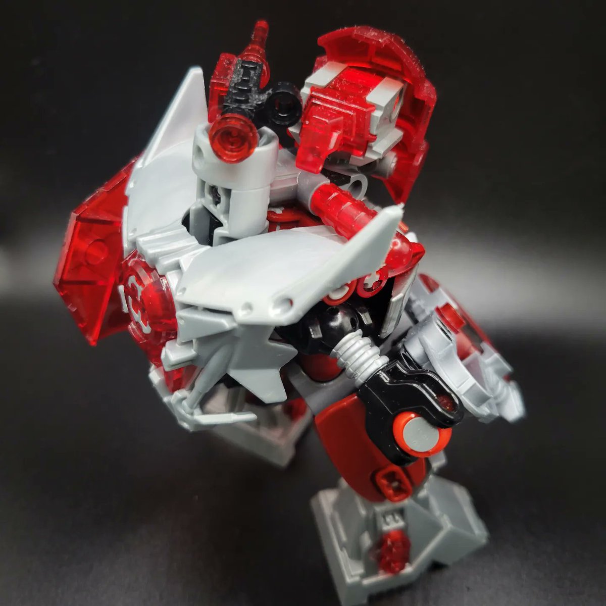 Combined my Nuhrii and Kapura mocs to make Nuhrii v2! Love how the Trans Red pops against the silver ❤️ #lego #bionicle #nuhrii #red #fire