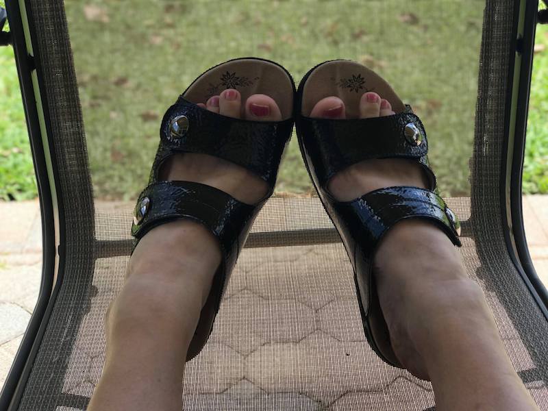 #HOWTO Find Plantar Fasciitis Shoes for the Sake of Your Feet Health. #plantatfasciitis #feet #women #womenshealth #foothealth #fascia #fasciarelease  #shoes bit.ly/329h9gp