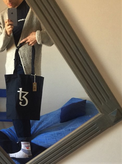 CitezenB's tweet photo. So today, "il corriere" rang at the door (finally)! Thank you so much Maude Perrin from @LabosNomades 🙏 I'm loving the Teozs merch! #Tezos $XTZ #TezosMerch #LabosNomades https://t.co/XrLPP3HQEn