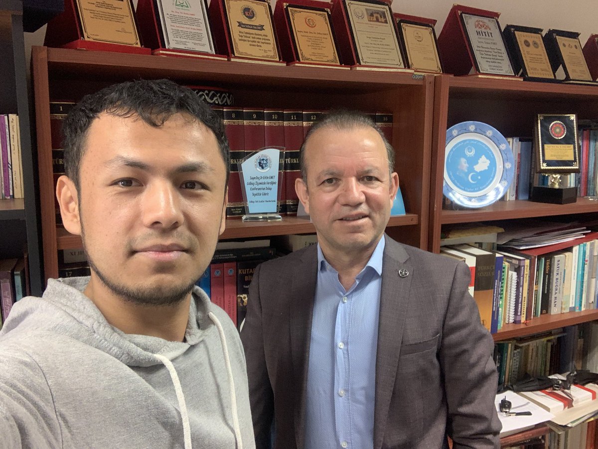 Hayatını doğu türküstan bağımsızlık mücadelesi İçin adamış ￼ Yılmaz yorulmaz büyüklerimizden doçent doktor.  #ErkinEmet beyin profesor olması bizi çok sevindirdi kendisini Ankara’da ziyaret ettim . daha büyük işler başaracağına halkımız için daha iyi Şeyler yapacağına güveniyoru