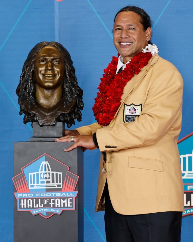 Happy Birthday to Mr Head and Shoulders himself, the great Troy Polamalu! 