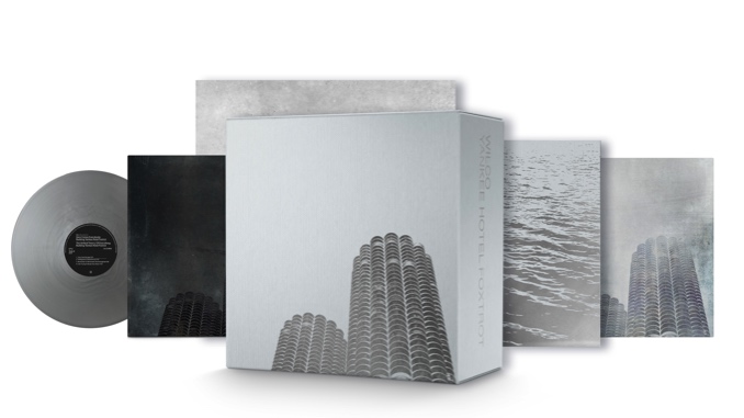 .<a href="/Wilco/">WILCO</a> detail 'Yankee Hotel Foxtrot' 20th anniversary editions, coming on <a href="/NonesuchRecords/">Nonesuch Records</a> this September. Watch the band perform "Reservations" in St. Louis circa 2002: bit.ly/3xC3Q9U