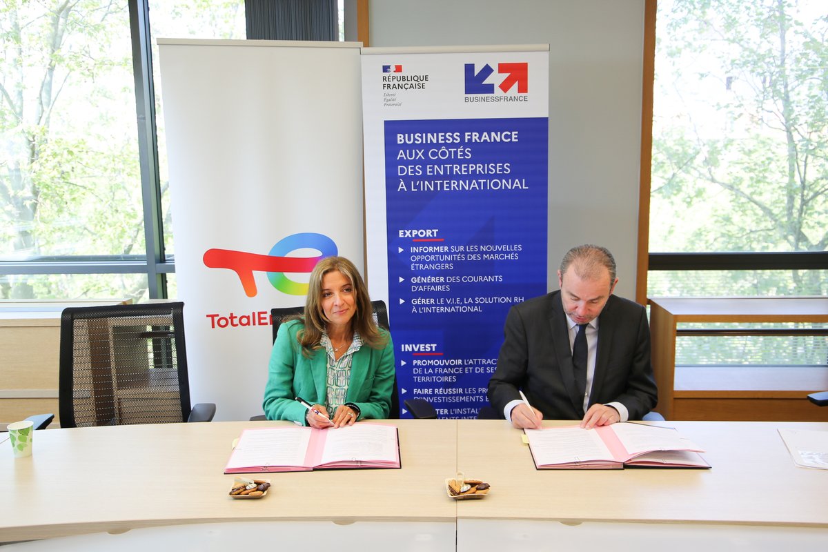 businessfrance's tweet photo. ✍️ Renouvellement de la convention de partenariat entre @BusinessFrance et @TotalEnergies.

👉 Cette convention, désormais renforcée, facilite depuis plus de 10 ans le développement des PME et ETI françaises à l'#international.

#Export https://t.co/SSTIeyFqen