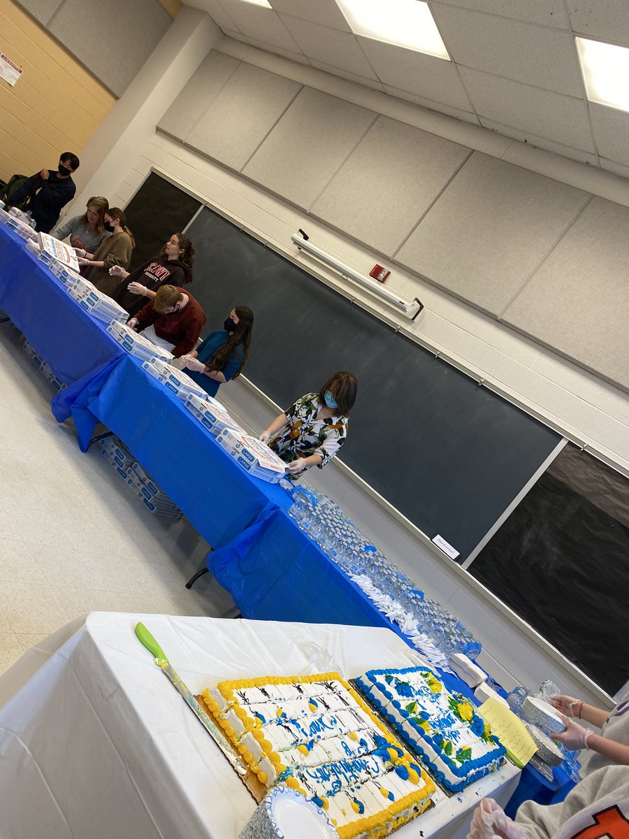 Congratulations to our senior National English Honor Society members! Thank you for all of your work and commitment! <a href="/wchsbulldog/">churchillhighschool</a> @Churchill_AP