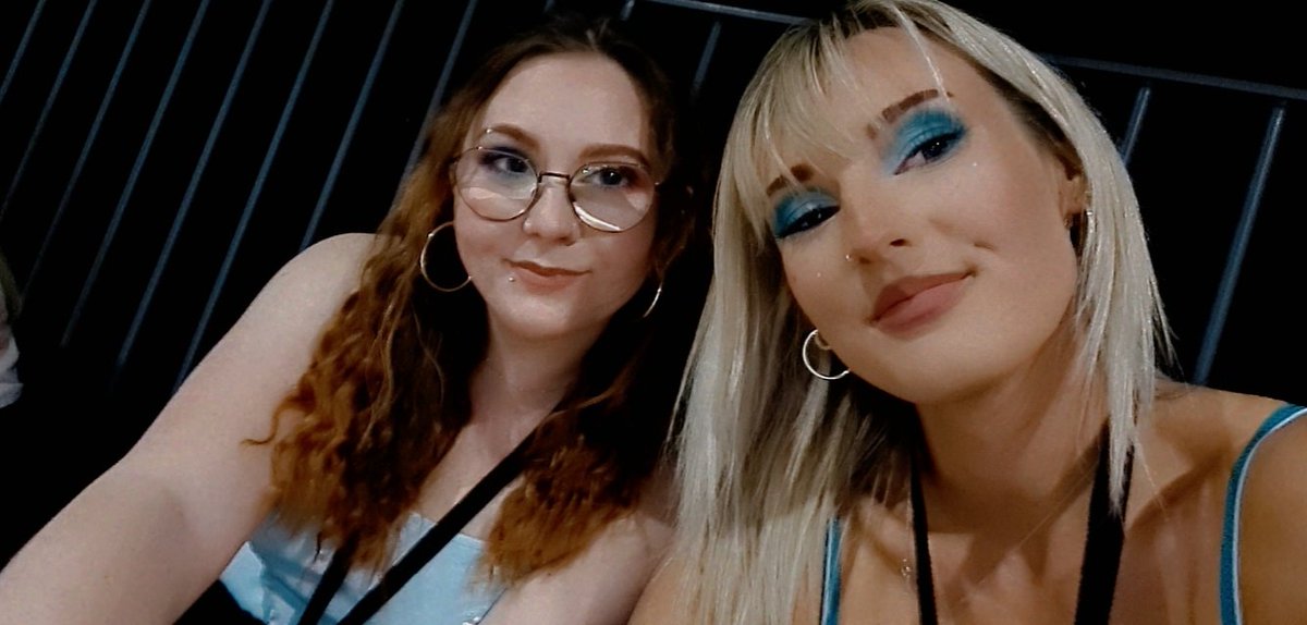 simplycth's tweet photo. all we did was blink @5sos @flannelmikeyx https://t.co/pdl9G7qE81