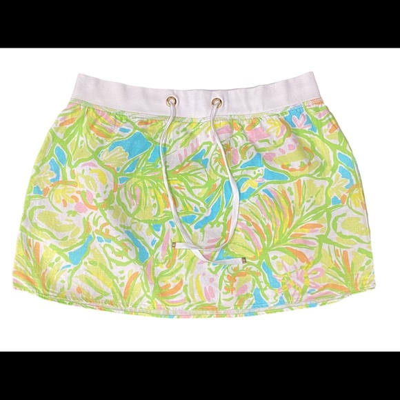 dree_miller's tweet photo. So good I had to share! Check out all the items I'm loving on @Poshmarkapp #poshmark #fashion #style #shopmycloset #sammcbratney #rosiepope #lillypulitzer: https://t.co/rSsc7yRV54 https://t.co/YR84ZM5WL0