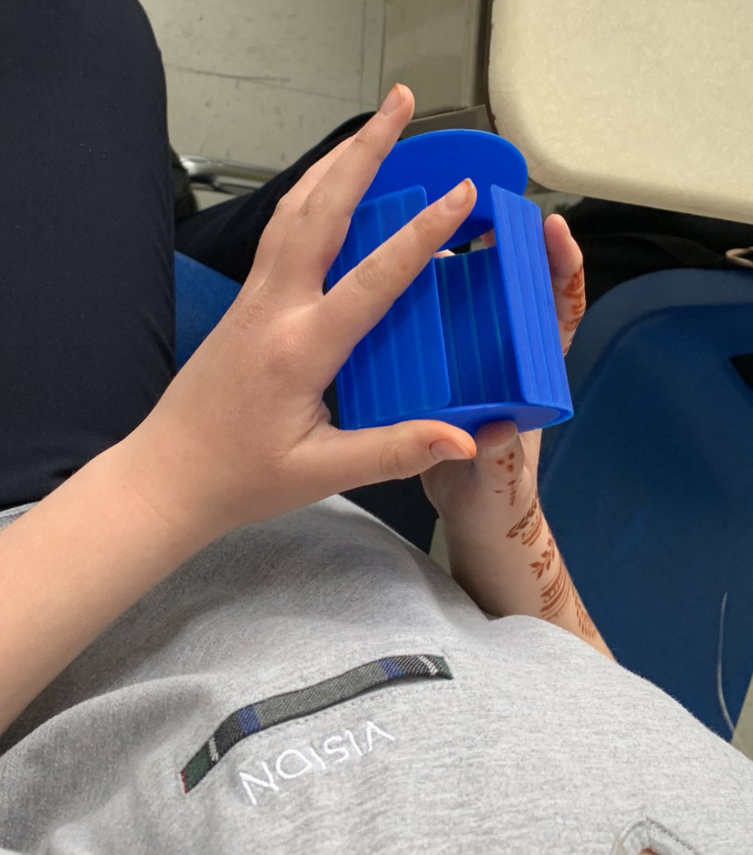 G4 Ss <a href="/EcoleVisionTB/">Vision Terrebonne</a> are inquiring into geometric shapes using a VT routine See-Think-Wonder <a href="/ProjectZeroHGSE/">Project Zero</a> #mathisfun #collaboration #preassessment #thinking #skills #communication #inquiry