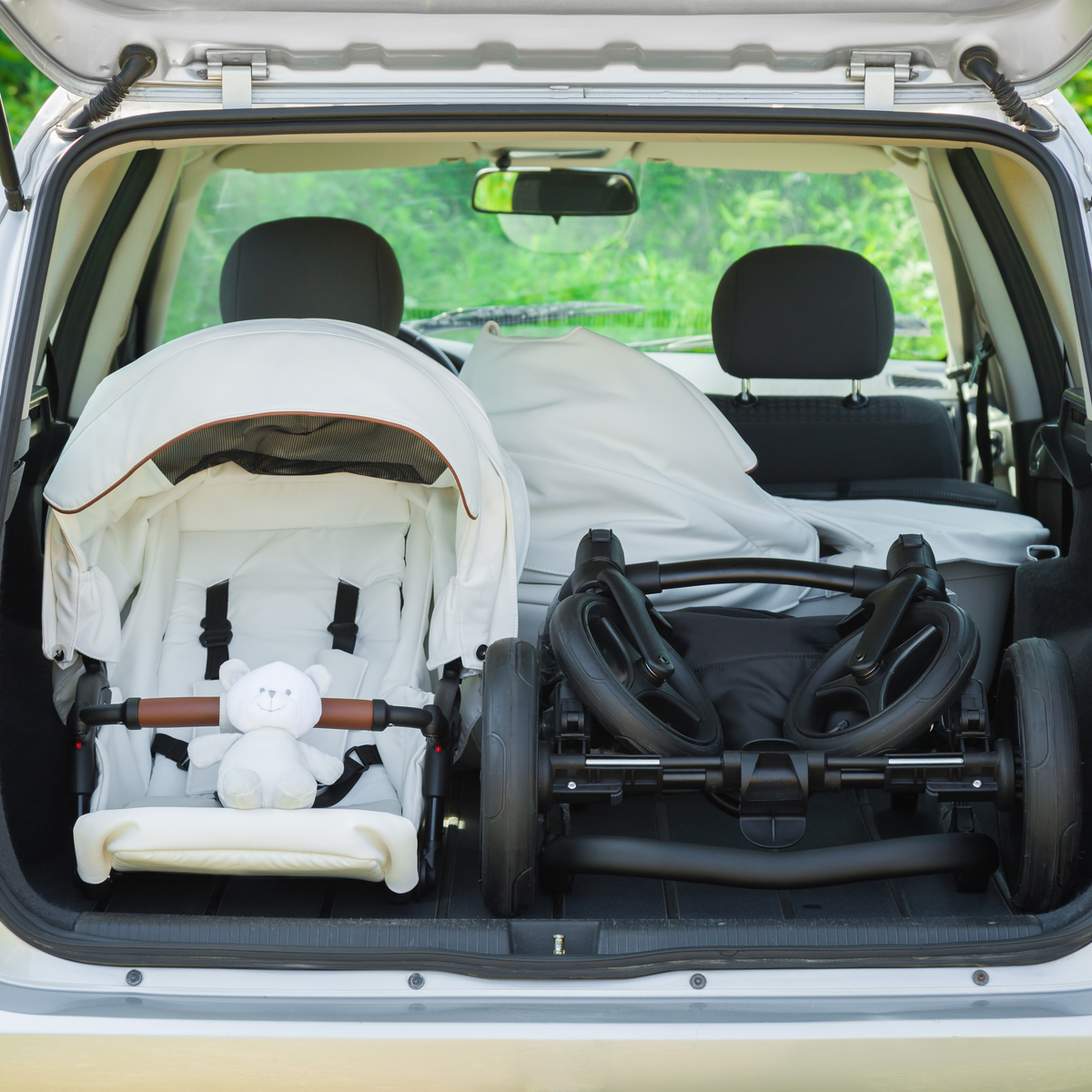 Family travel - light.

Click on conta.cc/3v5UsbO enjoy this article featured in our March journal.

A world of travel journalism awaits. 
Subscribe for FREE at travelresearchmonthly.com
#FamilyTravel