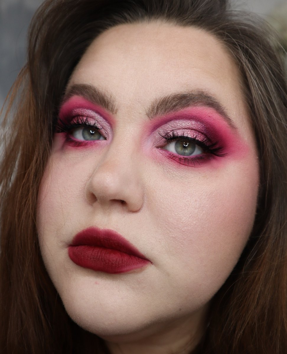 Nikki_Helena87's tweet photo. I had a berry moment!
#nikkihelena #makeup #makeupartist #makeupaddict #makeupobsession #makeupjunkies #makeupfeed #makeupproduct #makeupismylife #beautybay #essence #berries #beautybayberries #berries16pan #kaleidosmakeup https://t.co/GQOV2dIHuL