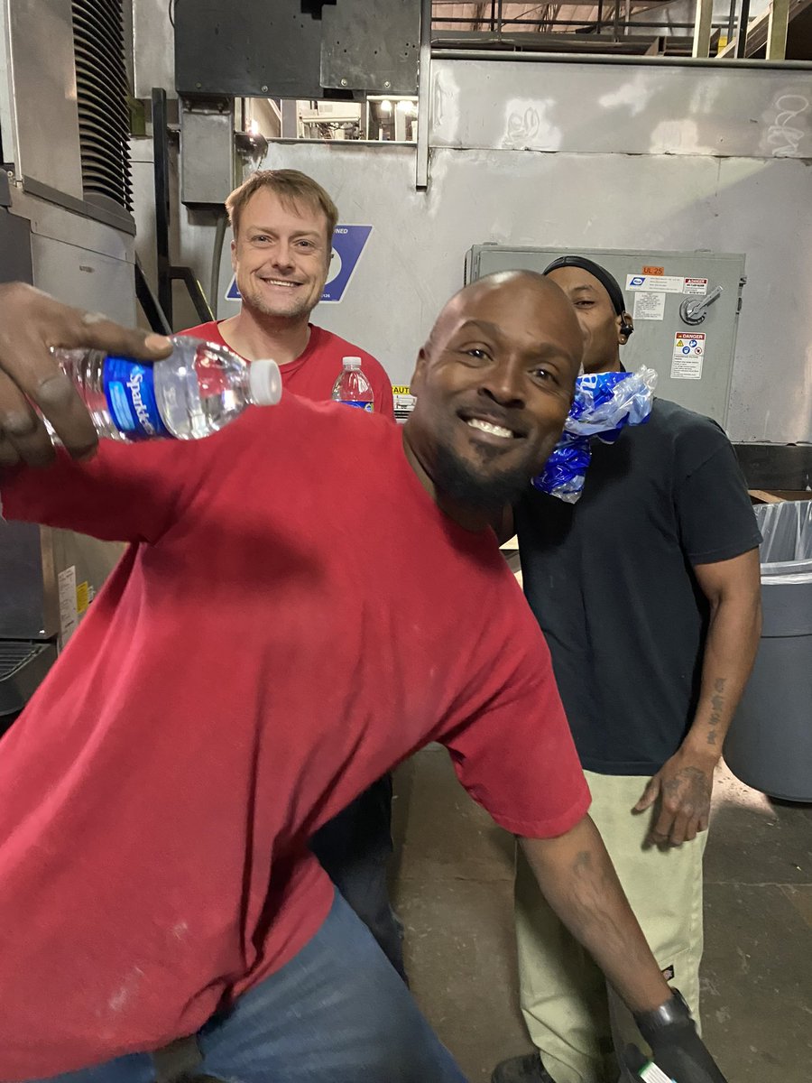 okc_preload's tweet photo. Todays Tuesday and it #Wellness time! Mariah and Conner making sure everyone on the #inbounds are keeping #hydrated #OKC #UPS #PreloadLife #itsgettinghotinhere #CHSP #MobileHydrators https://t.co/4rNUyREpsn