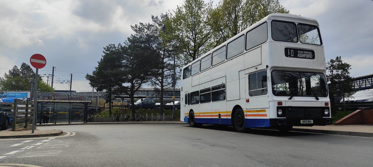 joshuah153's tweet photo. A lot in Ashford has changed since 7801 would have visited in the early 90's. The international station for instance, where 7801 is pictured today on the 10 service! https://t.co/MABY74mF9x